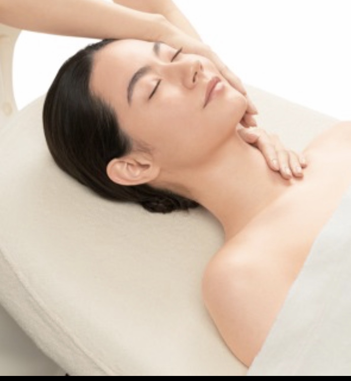 デコルテからの60分初期エイジングエステ